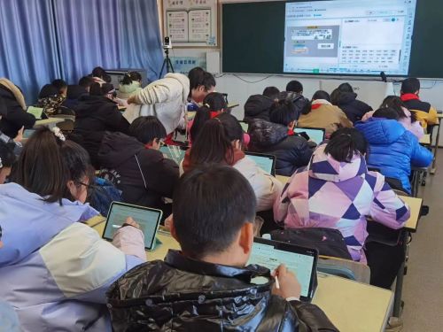 20240125111312046070.jpg 老师们的这些助手,让崇明教育有了新气象1.jpg