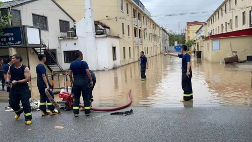 梅雨季强降雨频发，崇明全力应对！4.jpg