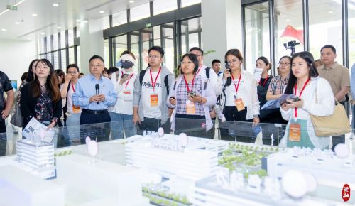 20240529152249051326.jpg 媒体大咖齐聚长兴 实地调研共话发展1.jpg