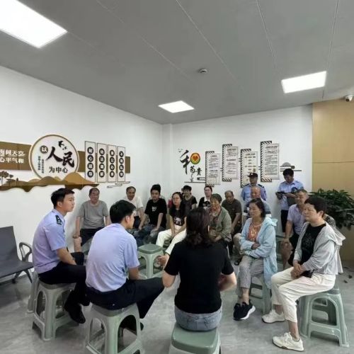 20240822110325068689.jpg 港西镇和睦佳苑社区:“五心”贡献文明实践幸福指数1.jpg