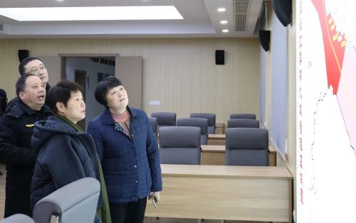 20240206102534011807.jpg 送祝福,鼓干劲!区领导节前慰问一线职工3.jpg