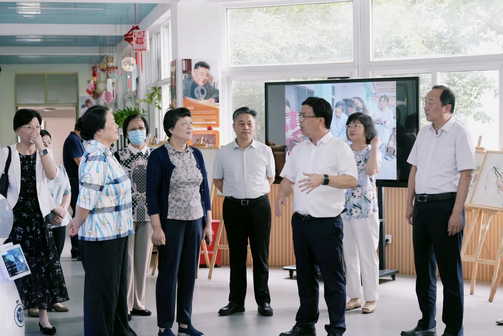 区人大常委会组织调研小规模学校发展情况