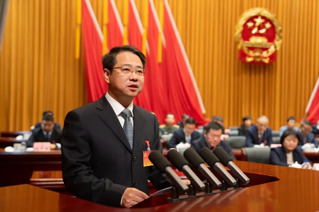 吕晨飞当选崇明区人民政府区长