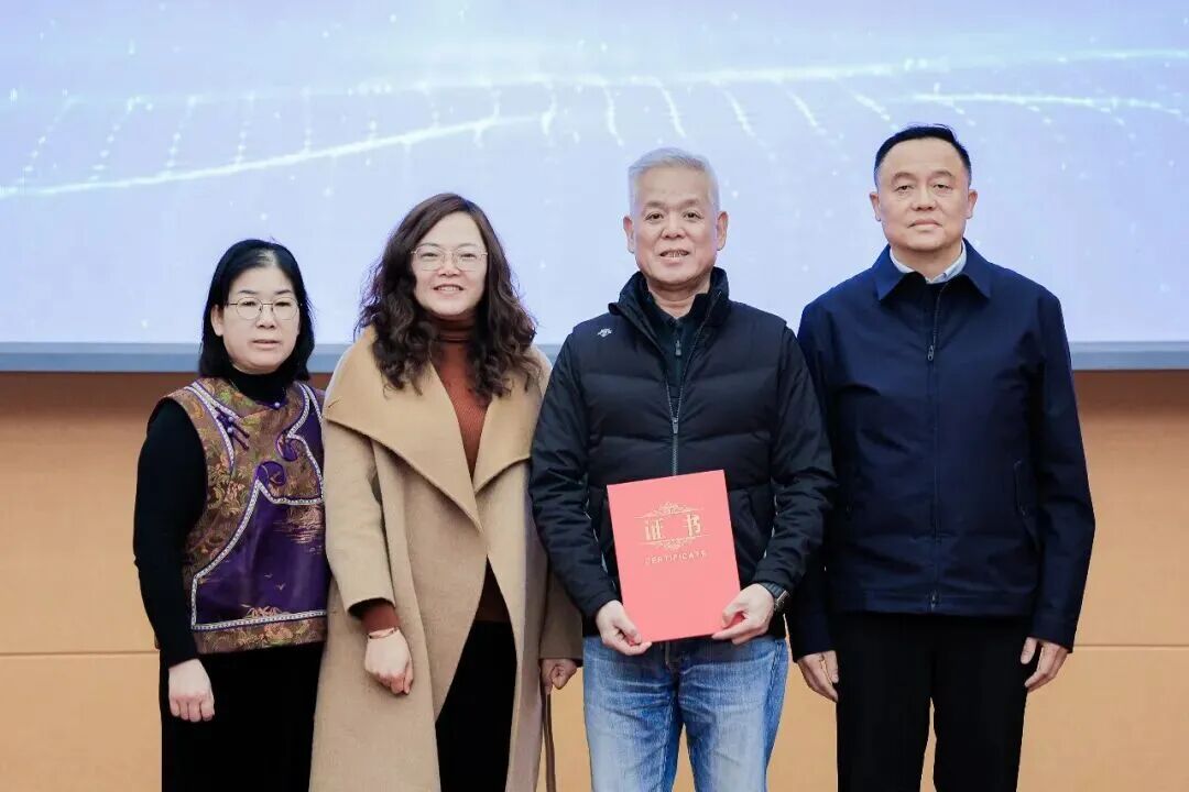 汇集社会资源 深化体教融合｜高尔夫器材捐赠仪式在东滩学校举行