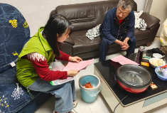 消防宣传月敲门入户，护航独居老人平安过冬