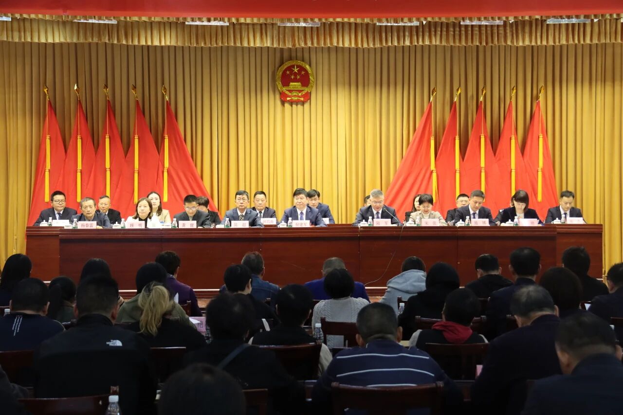 崇明区堡镇第二届人民代表大会第十三次会议胜利召开