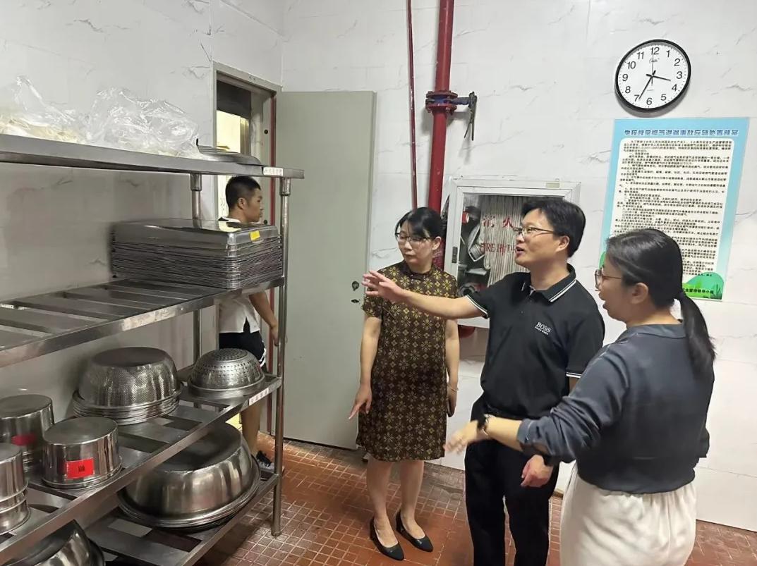 城桥镇开展节日“舌尖安全”守护行动