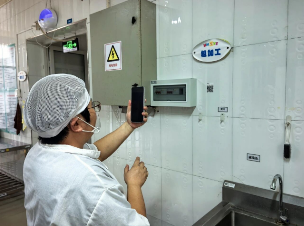 向化市场监管所积极开展学校食堂从业人员培训和考核工作