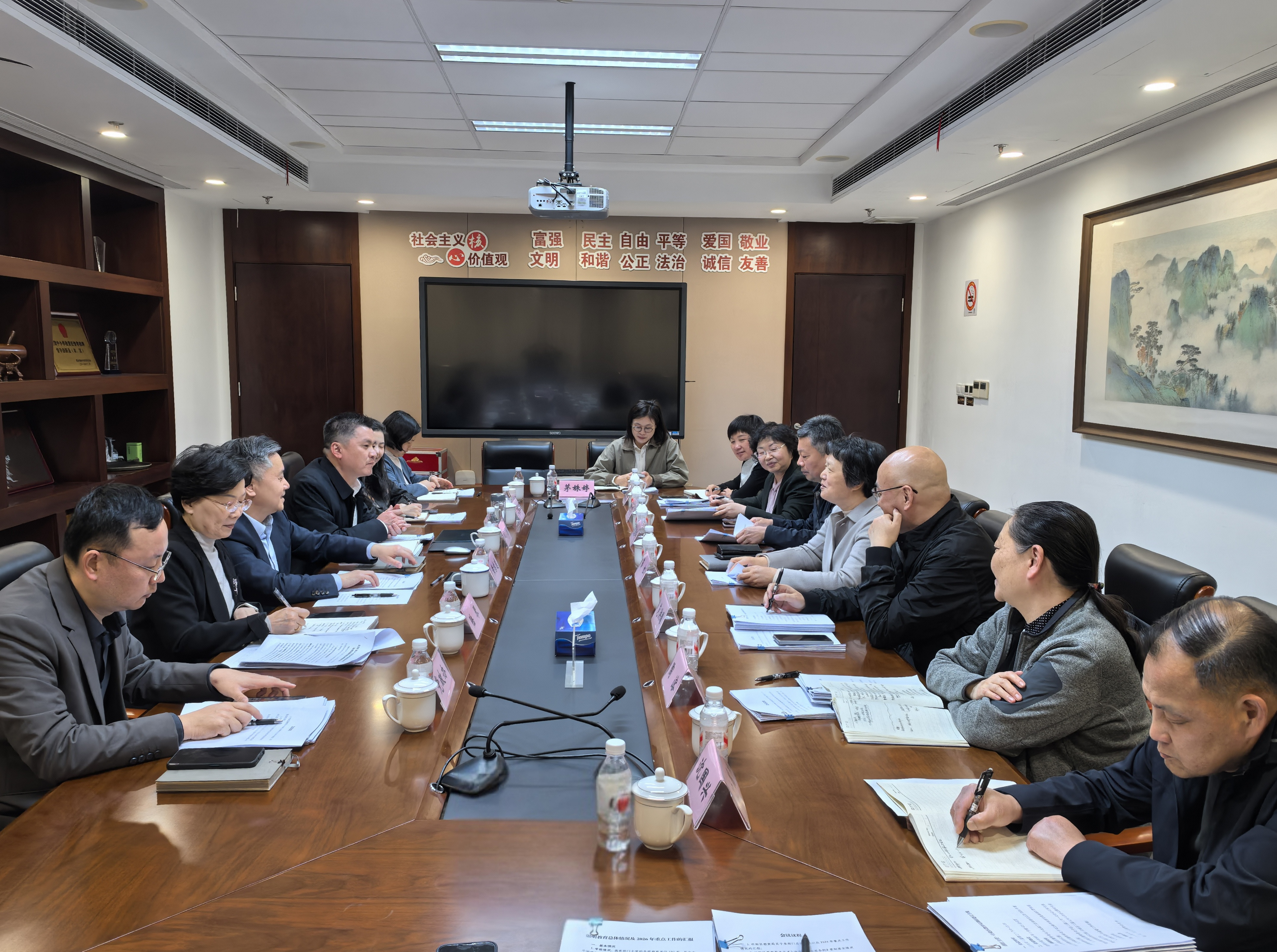 区人大常委会主任薛红调研崇明教育工作