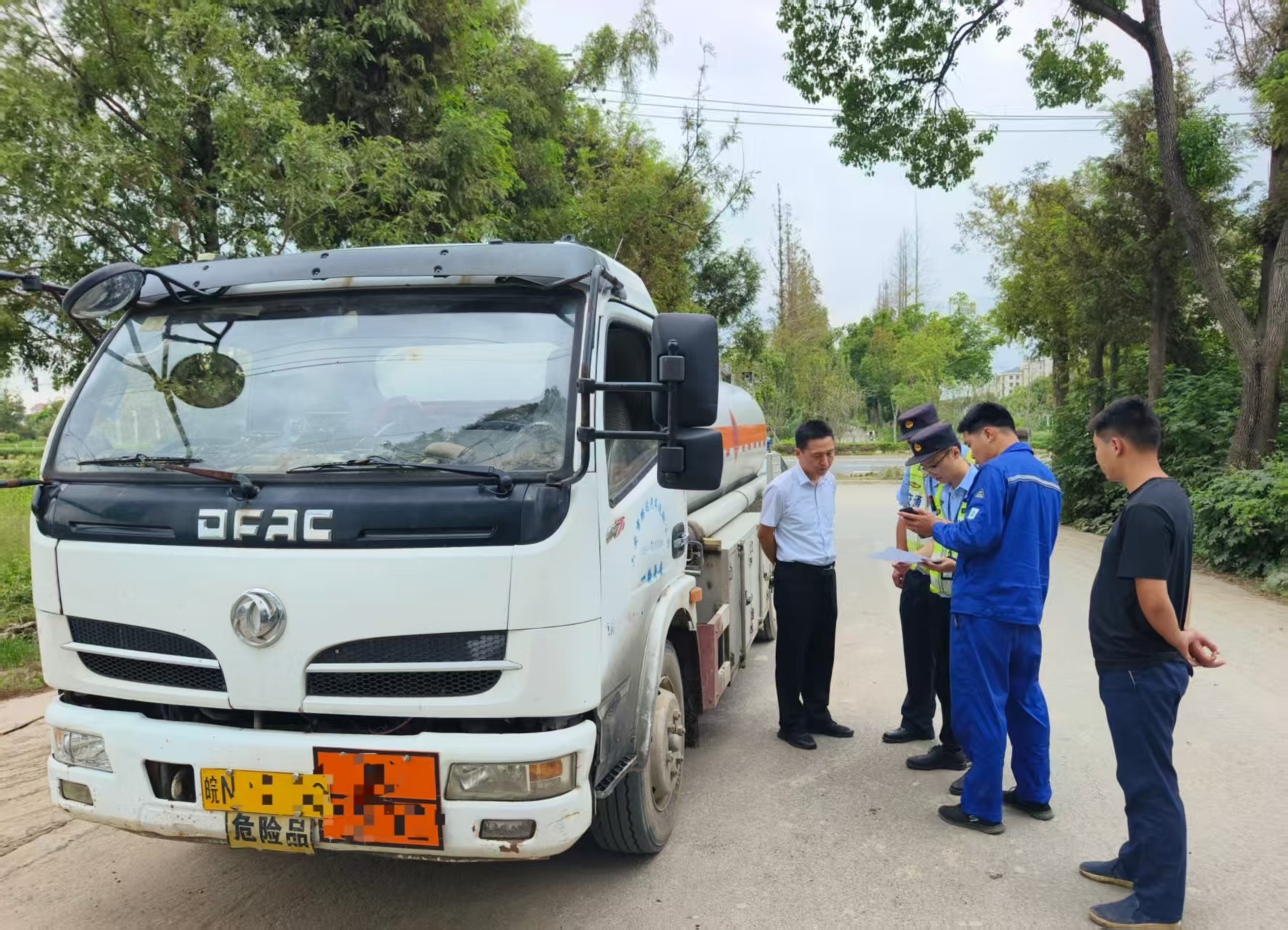 崇明区交通委执法大队全力做好中秋国庆假期交通运输安全保障工作