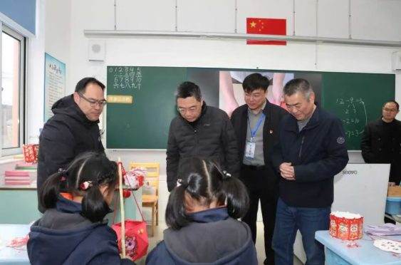 竖新镇开展新学期走访慰问和工作检查|开学启新程 关怀暖校园