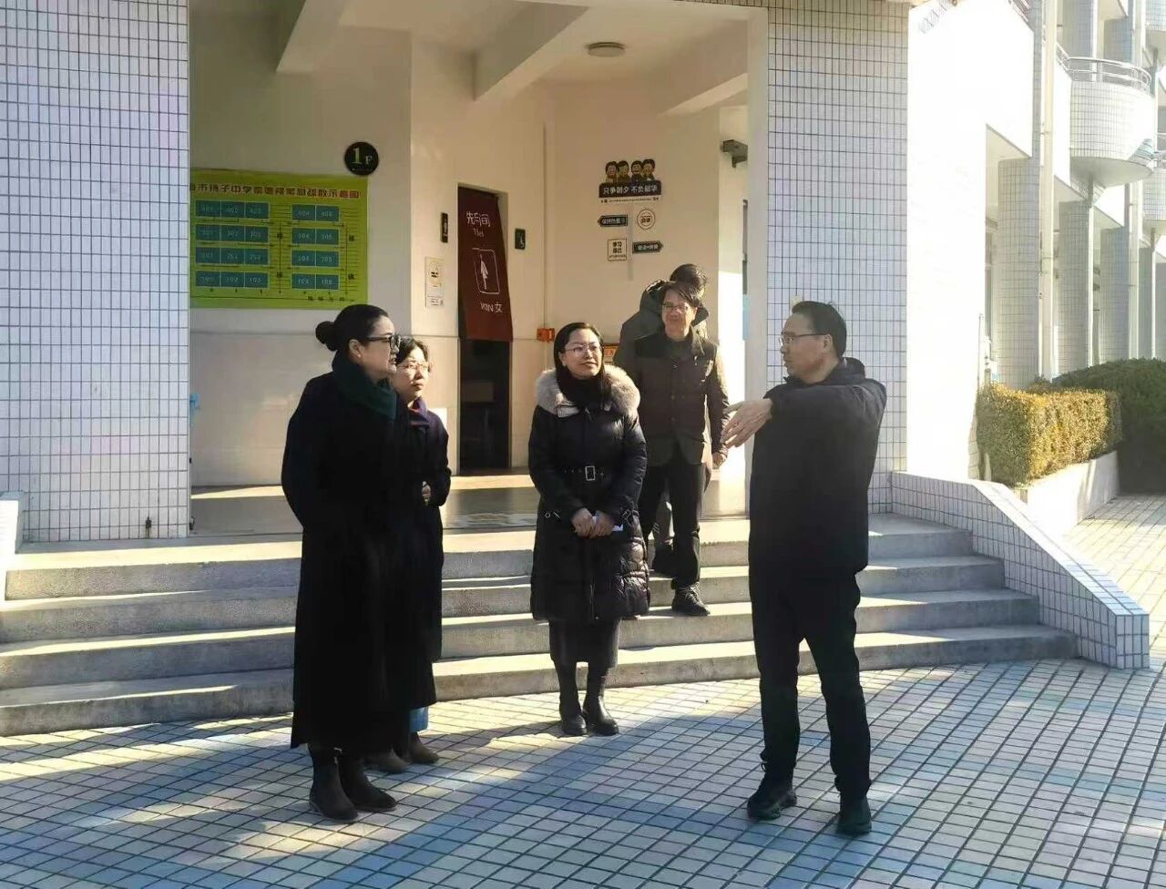 区领导实地检查春考考点准备工作——筑牢考试安全保障线