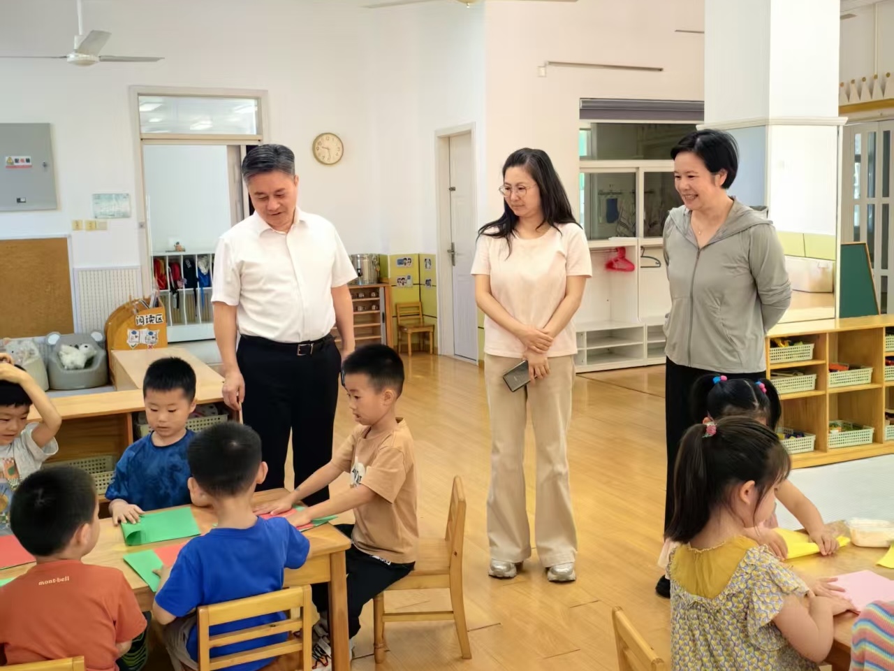 区教育局局长黄宗逵调研部分幼儿园暑期办班情况
