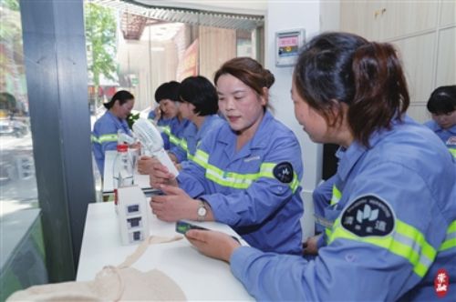 20240802152121001502.jpg 打造劳动者的“清凉空间”——本区35家工间休息室上线,惠及7000余名一线职工1.jpg