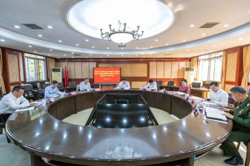 20231025092530037816.jpg 区学习贯彻习近平新时代中国特色社会主义思想主题教育专题学习研讨会暨区委中心组学习会举行1.jpg